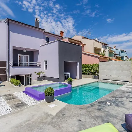 Apartment Family-friendly With Swimming Pool Pjescana Uvala, - 22778