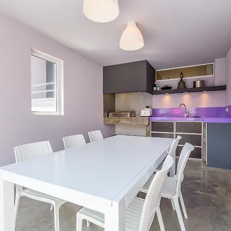 Family-friendly With Swimming Pool Pjescana Uvala, - 22778 * Pula