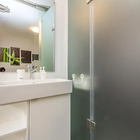 Apartment With A Swimming Pool Pjescana Uvala, - 22778 *