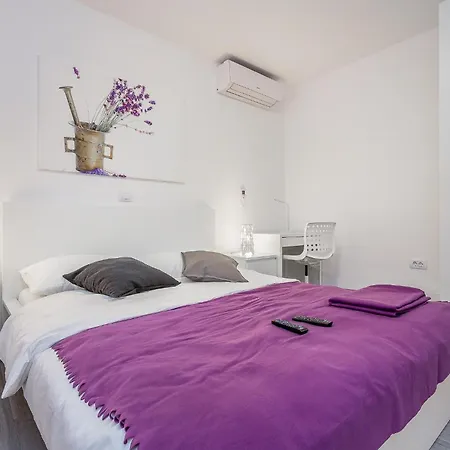 With A Swimming Pool Pjescana Uvala, - 22778 Apartment